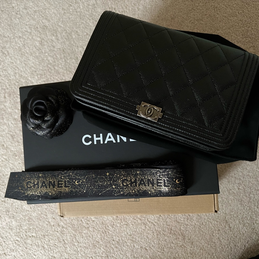 AUTHENIC CHANEL THE BOY WALLET ON CHAIN